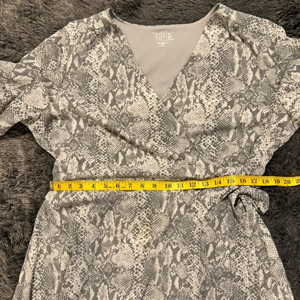 Time and Tru Gray Snakeskin Dress - Picture 8 of 13